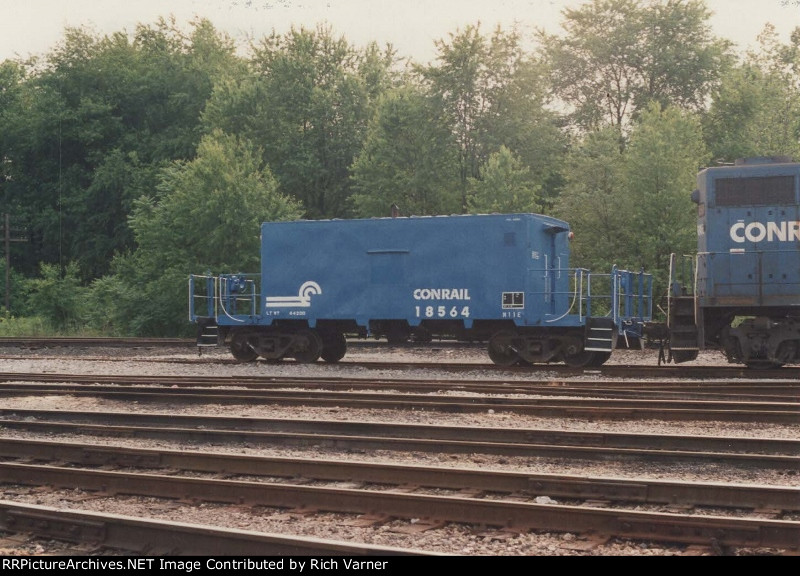 Conrail Caboose #18564